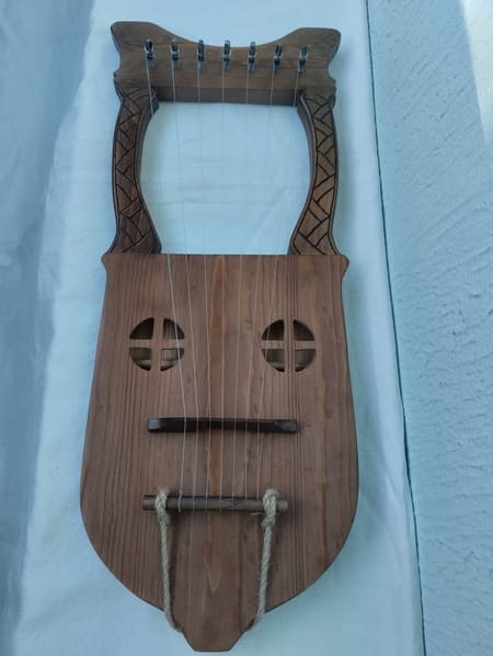 Kravik Lyre-slika-1