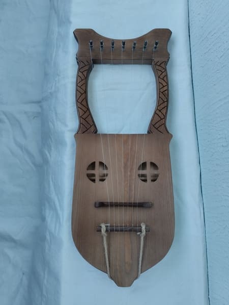 Kravik Lyre-slika-1