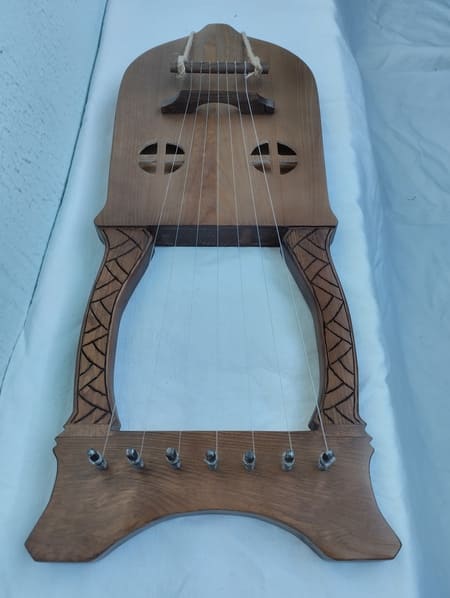 Kravik Lyre-slika-2