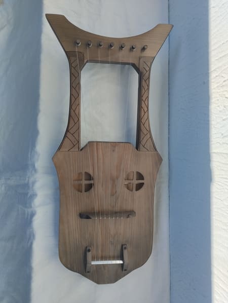 Kravik Lyre-slika-2