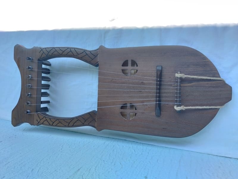 Kravik Lyre-afbeelding-1